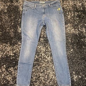 Levi’s skinny jeans